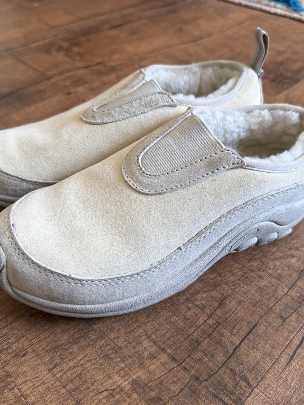 Merrell Women's Cream Slip-On Fleece-Lined shoes